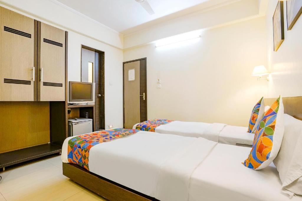 Gandharva Residency Swargate Hotel Pune Eksteriør billede